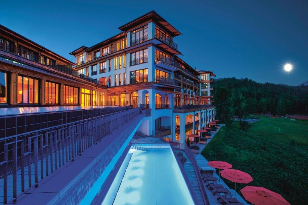 Hotelansicht: Schloss Elmau Luxury Spa Retreat