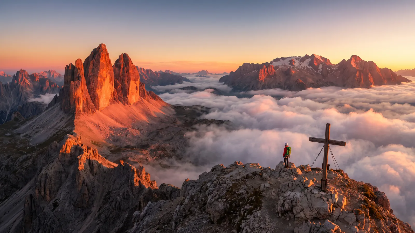 Dolomiten-Panorama vom Berggipfel