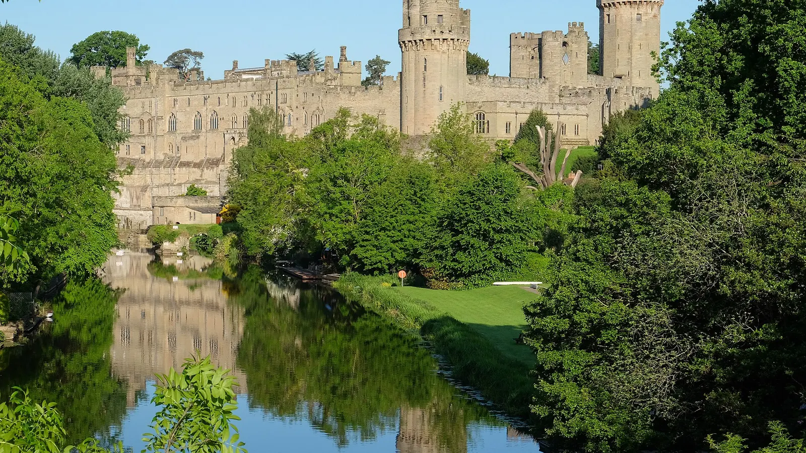 Warwick Castle am Fluss Avon